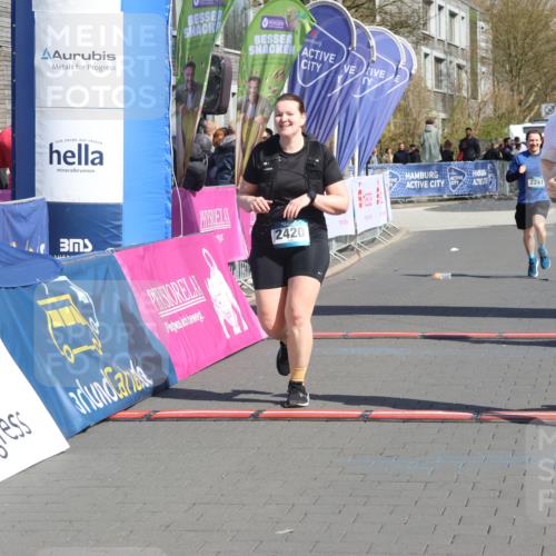 12.04.2026 - 45. Internationalen Wilhelmsburger Insellauf Strokosch-Dieckow http://msf.ph/oto/9467535 12.04.2026 11:18:04 Ziel 2419, 2420, 2312, 2241 meine-sportfotos.de