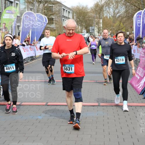 12.04.2026 - 45. Internationalen Wilhelmsburger Insellauf Strokosch-Dieckow http://msf.ph/oto/9467572 12.04.2026 13:09:54 Ziel 5631, 4318, 4911, 4857, 3076, 5682, 5611, 5108 meine-sportfotos.de