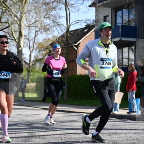 12.04.2026 - 45. Internationalen Wilhelmsburger Insellauf J. Mangold http://msf.ph/oto/9467573 12.04.2026 11:05:42 Ziel 3920, 2267, 2268, 2767, 2481, 2449, 4865, 4188, 2749, 4477, 4476, 5818, 3717, 2330, 3460 meine-sportfotos.de
