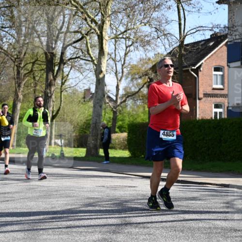 12.04.2026 - 45. Internationalen Wilhelmsburger Insellauf J. Mangold http://msf.ph/oto/9467577 12.04.2026 11:05:45 Ziel 3920, 2267, 2268, 2767, 2481, 2449, 4865, 4188, 2749, 4477, 4476, 5818, 3717, 3717, 2330, 3460, 4564 meine-sportfotos.de