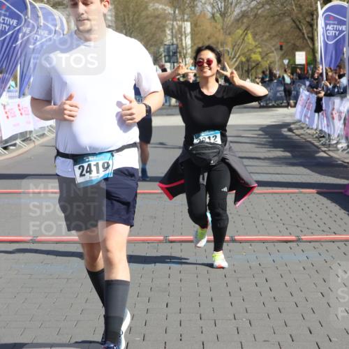 12.04.2026 - 45. Internationalen Wilhelmsburger Insellauf Strokosch-Dieckow http://msf.ph/oto/9467583 12.04.2026 11:18:06 Ziel 2419, 2420, 2312, 2241, 5309, 3944, 3398 meine-sportfotos.de
