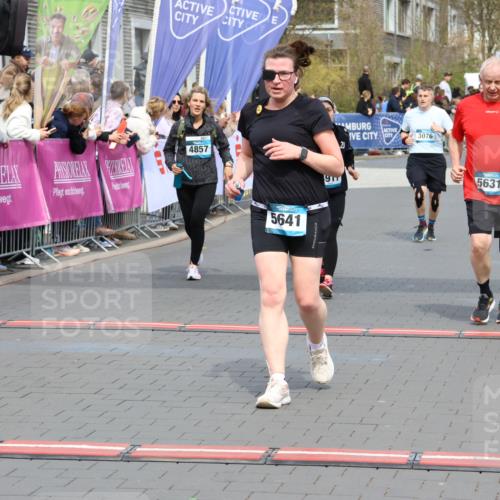 12.04.2026 - 45. Internationalen Wilhelmsburger Insellauf Strokosch-Dieckow http://msf.ph/oto/9467618 12.04.2026 13:09:50 Ziel 5641, 5631, 4318, 4911, 4857, 3076, 5682 meine-sportfotos.de