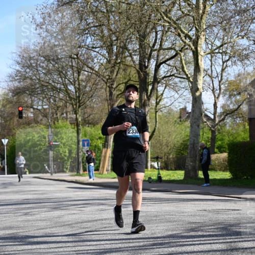 12.04.2026 - 45. Internationalen Wilhelmsburger Insellauf J. Mangold http://msf.ph/oto/9467619 12.04.2026 11:06:08 Ziel 4477, 4476, 5818, 3717, 2330, 3460, 4564, 3790, 2495, 3570, 2862, 2863, 5720 meine-sportfotos.de