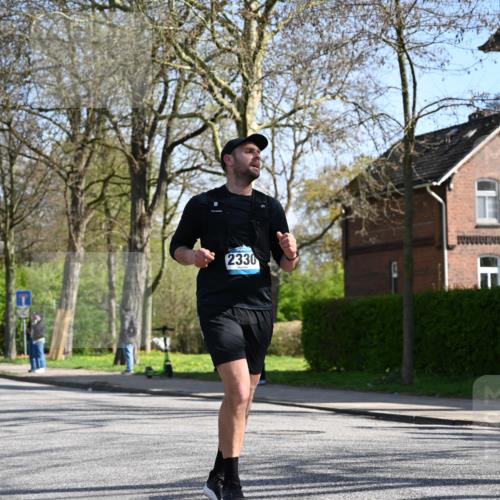 12.04.2026 - 45. Internationalen Wilhelmsburger Insellauf J. Mangold http://msf.ph/oto/9467634 12.04.2026 11:06:09 Ziel 5818, 3717, 2330, 3460, 4564, 3790, 2495, 3570, 2862, 2863, 3570, 2862, 2863, 5720 meine-sportfotos.de