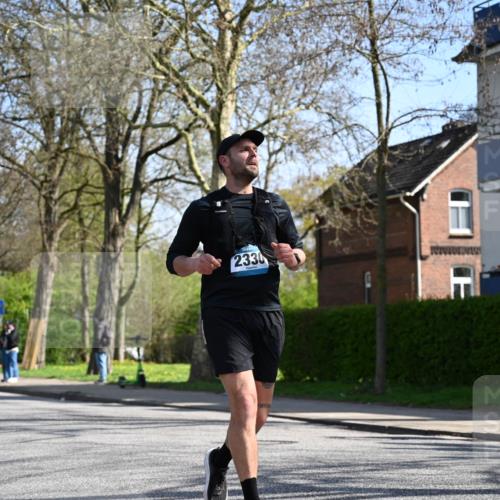 12.04.2026 - 45. Internationalen Wilhelmsburger Insellauf J. Mangold http://msf.ph/oto/9467637 12.04.2026 11:06:09 Ziel 5818, 3717, 2330, 3460, 4564, 3790, 2495, 3570, 2862, 2863, 3570, 2862, 2863, 5720 meine-sportfotos.de