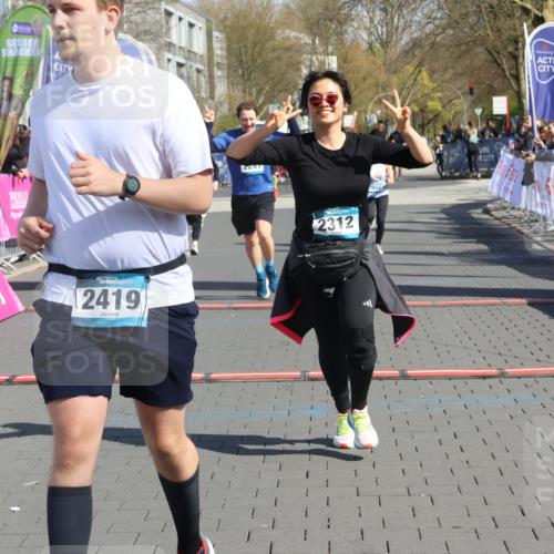 12.04.2026 - 45. Internationalen Wilhelmsburger Insellauf Strokosch-Dieckow http://msf.ph/oto/9467641 12.04.2026 11:18:06 Ziel 2419, 2420, 2312, 2241, 5309, 3944, 3398 meine-sportfotos.de