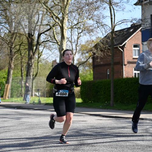 12.04.2026 - 45. Internationalen Wilhelmsburger Insellauf J. Mangold http://msf.ph/oto/9467669 12.04.2026 11:06:19 Ziel 2330, 3460, 4564, 3790, 2495, 3570, 2862, 2863, 5720 meine-sportfotos.de