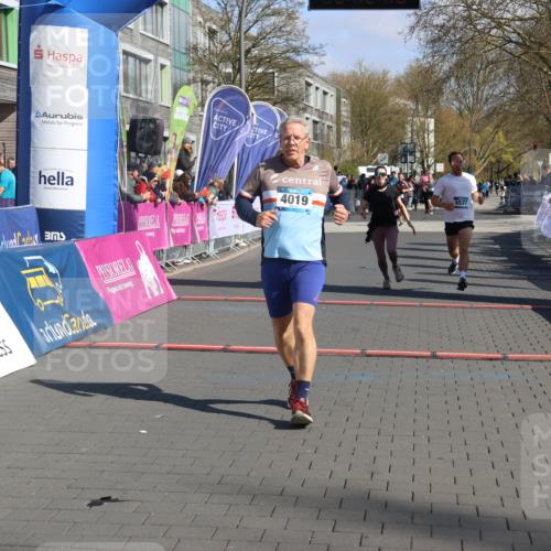 12.04.2026 - 45. Internationalen Wilhelmsburger Insellauf Strokosch-Dieckow http://msf.ph/oto/9467680 12.04.2026 11:02:16 Ziel 3466, 4612, 4019, 4326 meine-sportfotos.de