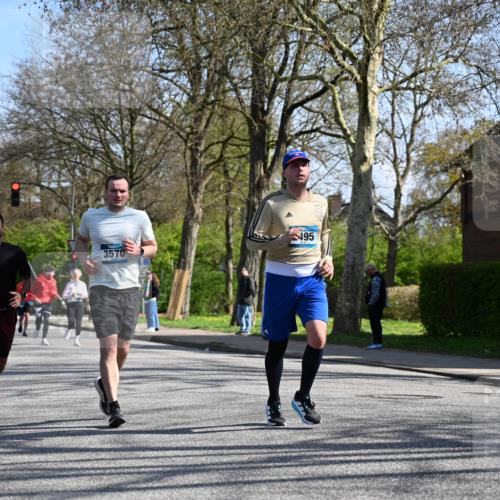 12.04.2026 - 45. Internationalen Wilhelmsburger Insellauf J. Mangold http://msf.ph/oto/9467686 12.04.2026 11:06:22 Ziel 2330, 3460, 4564, 3790, 2495, 3570, 2862, 2863, 5720 meine-sportfotos.de