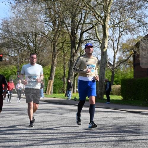 12.04.2026 - 45. Internationalen Wilhelmsburger Insellauf J. Mangold http://msf.ph/oto/9467687 12.04.2026 11:06:22 Ziel 2330, 3460, 4564, 3790, 2495, 3570, 2862, 2863, 5720 meine-sportfotos.de