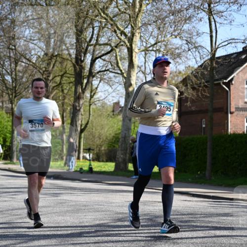 12.04.2026 - 45. Internationalen Wilhelmsburger Insellauf J. Mangold http://msf.ph/oto/9467698 12.04.2026 11:06:23 Ziel 2330, 3460, 4564, 3790, 2495, 3570, 2862, 2863, 5720 meine-sportfotos.de