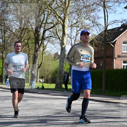 12.04.2026 - 45. Internationalen Wilhelmsburger Insellauf J. Mangold http://msf.ph/oto/9467699 12.04.2026 11:06:23 Ziel 2330, 3460, 4564, 3790, 2495, 3570, 2862, 2863, 5720 meine-sportfotos.de