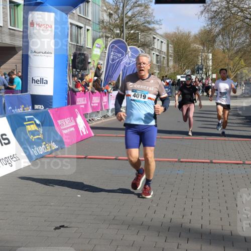 12.04.2026 - 45. Internationalen Wilhelmsburger Insellauf Strokosch-Dieckow http://msf.ph/oto/9467710 12.04.2026 11:02:17 Ziel 4612, 4019, 4326 meine-sportfotos.de