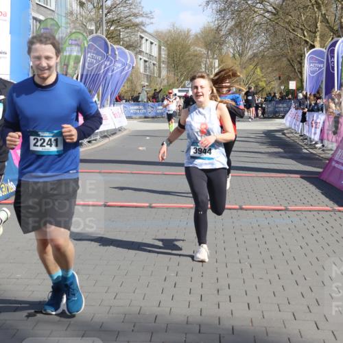 12.04.2026 - 45. Internationalen Wilhelmsburger Insellauf Strokosch-Dieckow http://msf.ph/oto/9467748 12.04.2026 11:18:10 Ziel 2241, 5309, 3944, 3398 meine-sportfotos.de