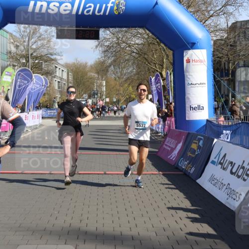 12.04.2026 - 45. Internationalen Wilhelmsburger Insellauf Strokosch-Dieckow http://msf.ph/oto/9467752 12.04.2026 11:02:18 Ziel 4612, 4019, 4326 meine-sportfotos.de