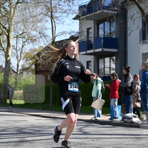 12.04.2026 - 45. Internationalen Wilhelmsburger Insellauf J. Mangold http://msf.ph/oto/9467782 12.04.2026 11:06:59 Ziel 3342, 3885, 2777, 4949, 4359, 2567, 2778, 5806, 3149, 3967, 4856, 3295 meine-sportfotos.de