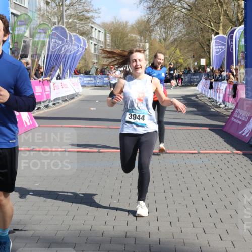 12.04.2026 - 45. Internationalen Wilhelmsburger Insellauf Strokosch-Dieckow http://msf.ph/oto/9467785 12.04.2026 11:18:10 Ziel 2241, 5309, 3944, 3398 meine-sportfotos.de