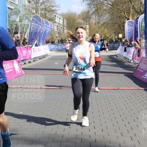 12.04.2026 - 45. Internationalen Wilhelmsburger Insellauf Strokosch-Dieckow http://msf.ph/oto/9467795 12.04.2026 11:18:10 Ziel 2241, 5309, 3944, 3398 meine-sportfotos.de