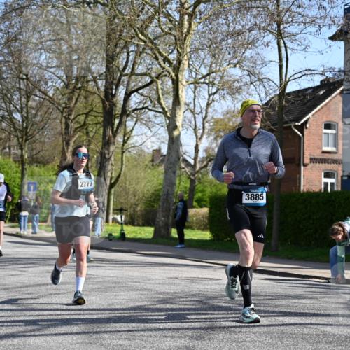 12.04.2026 - 45. Internationalen Wilhelmsburger Insellauf J. Mangold http://msf.ph/oto/9467797 12.04.2026 11:07:02 Ziel 3342, 3885, 2777, 4949, 4359, 2567, 2778, 5806, 3149, 3967, 4856, 3295 meine-sportfotos.de