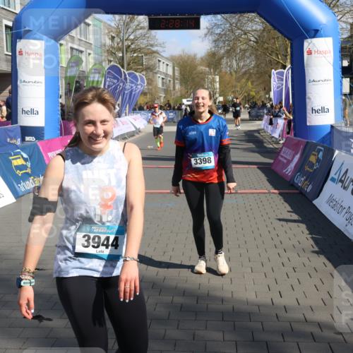 12.04.2026 - 45. Internationalen Wilhelmsburger Insellauf Strokosch-Dieckow http://msf.ph/oto/9467815 12.04.2026 11:18:13 Ziel 5309, 3944, 3398, 2807, 4191 meine-sportfotos.de