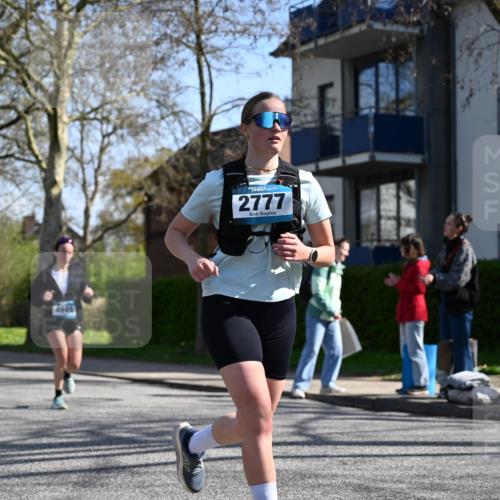 12.04.2026 - 45. Internationalen Wilhelmsburger Insellauf J. Mangold http://msf.ph/oto/9467823 12.04.2026 11:07:04 Ziel 3342, 3885, 2777, 4949, 4359, 2567, 2778, 2567, 2778, 5806, 3149, 3967, 4856, 3295 meine-sportfotos.de
