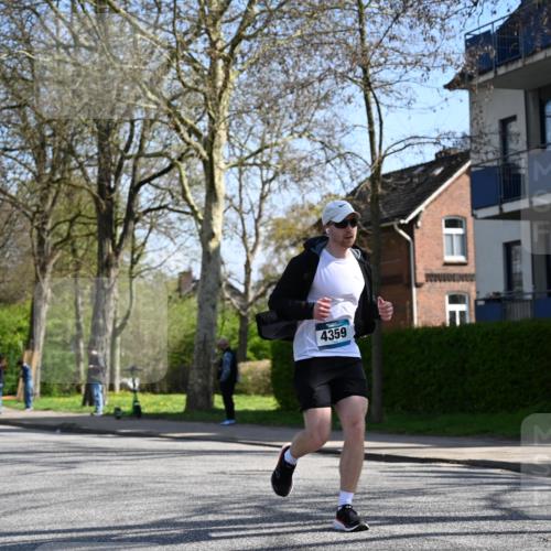 12.04.2026 - 45. Internationalen Wilhelmsburger Insellauf J. Mangold http://msf.ph/oto/9467843 12.04.2026 11:07:06 Ziel 3342, 3885, 2777, 4949, 4359, 2567, 2778, 5806, 3149, 3967, 4856, 3295, 2924 meine-sportfotos.de