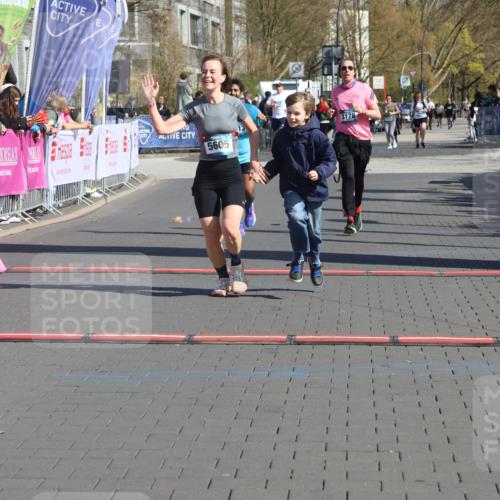 12.04.2026 - 45. Internationalen Wilhelmsburger Insellauf Strokosch-Dieckow http://msf.ph/oto/9467852 12.04.2026 11:02:27 Ziel 2417, 5605, 4613, 3178 meine-sportfotos.de