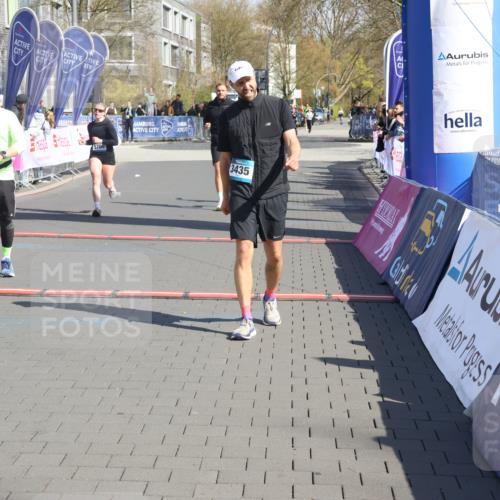 12.04.2026 - 45. Internationalen Wilhelmsburger Insellauf Strokosch-Dieckow http://msf.ph/oto/9467888 12.04.2026 11:18:26 Ziel 4786, 3435, 2240, 5700, 4902, 4918 meine-sportfotos.de