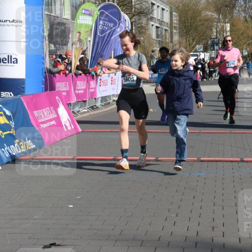 12.04.2026 - 45. Internationalen Wilhelmsburger Insellauf Strokosch-Dieckow http://msf.ph/oto/9467902 12.04.2026 11:02:29 Ziel 2417, 5605, 4613, 3178 meine-sportfotos.de