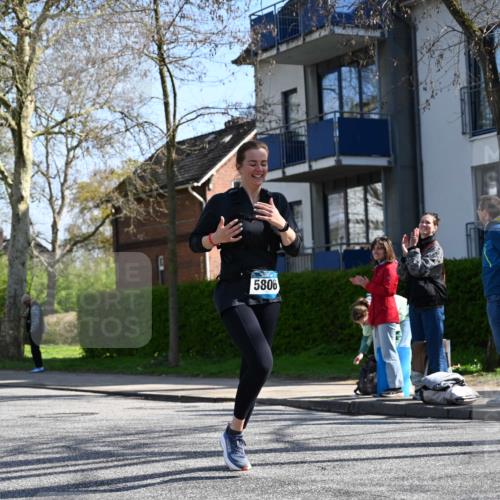 12.04.2026 - 45. Internationalen Wilhelmsburger Insellauf J. Mangold http://msf.ph/oto/9467919 12.04.2026 11:07:19 Ziel 2777, 4949, 4359, 2567, 2778, 5806, 3149, 3967, 4856, 3295, 2924, 2660 meine-sportfotos.de