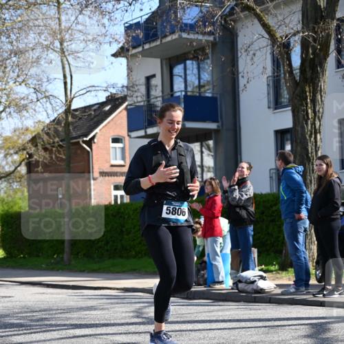 12.04.2026 - 45. Internationalen Wilhelmsburger Insellauf J. Mangold http://msf.ph/oto/9467923 12.04.2026 11:07:19 Ziel 2777, 4949, 4359, 2567, 2778, 5806, 3149, 3967, 4856, 3295, 2924, 2660 meine-sportfotos.de