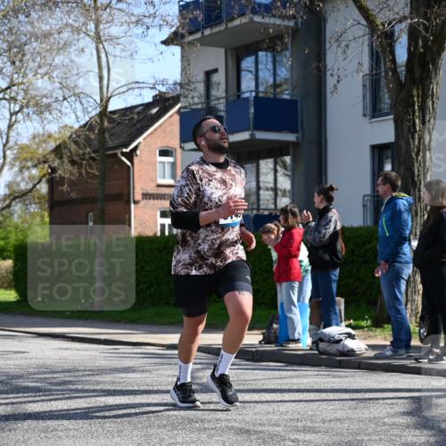 12.04.2026 - 45. Internationalen Wilhelmsburger Insellauf J. Mangold http://msf.ph/oto/9467943 12.04.2026 11:07:24 Ziel 2567, 2778, 5806, 3149, 3967, 4856, 3295, 2924, 2660, 2882, 2864 meine-sportfotos.de