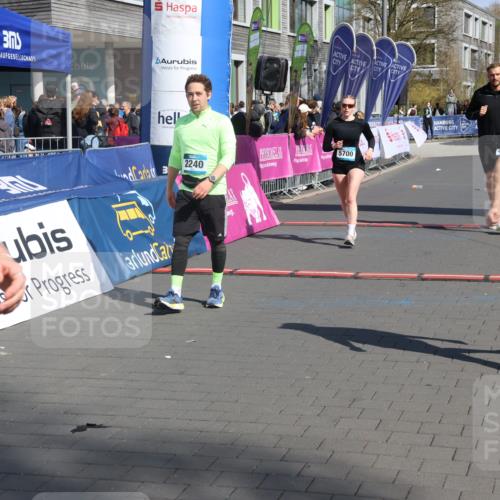12.04.2026 - 45. Internationalen Wilhelmsburger Insellauf Strokosch-Dieckow http://msf.ph/oto/9467945 12.04.2026 11:18:28 Ziel 3435, 2240, 5700, 4902, 4918 meine-sportfotos.de