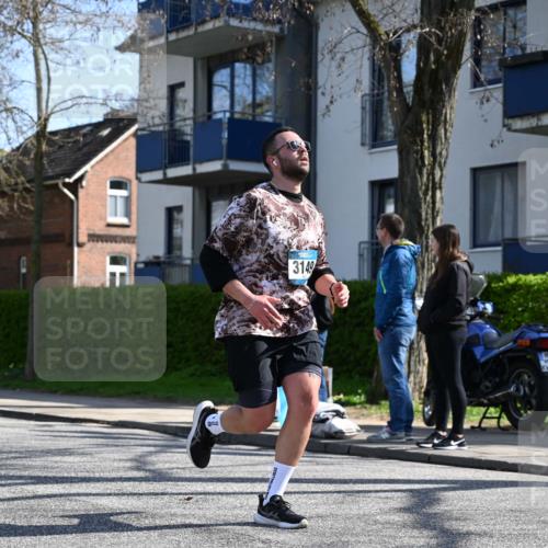 12.04.2026 - 45. Internationalen Wilhelmsburger Insellauf J. Mangold http://msf.ph/oto/9467947 12.04.2026 11:07:24 Ziel 2567, 2778, 5806, 3149, 3967, 4856, 3295, 2924, 2660, 2882, 2864 meine-sportfotos.de