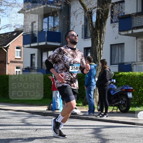 12.04.2026 - 45. Internationalen Wilhelmsburger Insellauf J. Mangold http://msf.ph/oto/9467948 12.04.2026 11:07:24 Ziel 2567, 2778, 5806, 3149, 3967, 4856, 3295, 2924, 2660, 2882, 2864 meine-sportfotos.de