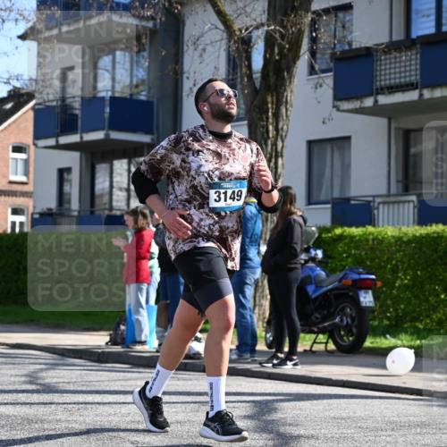 12.04.2026 - 45. Internationalen Wilhelmsburger Insellauf J. Mangold http://msf.ph/oto/9467950 12.04.2026 11:07:24 Ziel 2567, 2778, 5806, 3149, 3967, 4856, 3295, 2924, 2660, 2882, 2864 meine-sportfotos.de