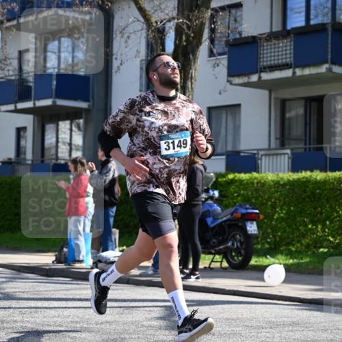 12.04.2026 - 45. Internationalen Wilhelmsburger Insellauf J. Mangold http://msf.ph/oto/9467951 12.04.2026 11:07:24 Ziel 2567, 2778, 5806, 3149, 3967, 4856, 3295, 2924, 2660, 2882, 2864 meine-sportfotos.de