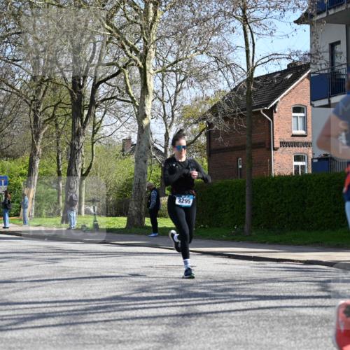 12.04.2026 - 45. Internationalen Wilhelmsburger Insellauf J. Mangold http://msf.ph/oto/9467981 12.04.2026 11:07:30 Ziel 5806, 3149, 3967, 4856, 3295, 2924, 2660, 2882, 2864, 3671, 4956 meine-sportfotos.de