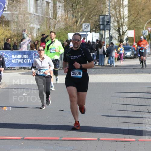 12.04.2026 - 45. Internationalen Wilhelmsburger Insellauf Strokosch-Dieckow http://msf.ph/oto/9467982 12.04.2026 11:18:49 Ziel 2806 meine-sportfotos.de