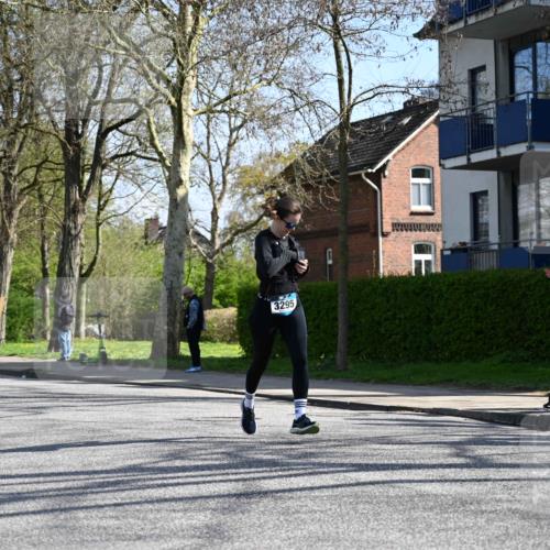 12.04.2026 - 45. Internationalen Wilhelmsburger Insellauf J. Mangold http://msf.ph/oto/9467986 12.04.2026 11:07:30 Ziel 5806, 3149, 3967, 4856, 3295, 2924, 2660, 2882, 2864, 3671, 4956 meine-sportfotos.de