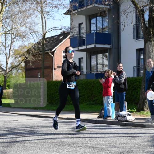 12.04.2026 - 45. Internationalen Wilhelmsburger Insellauf J. Mangold http://msf.ph/oto/9467998 12.04.2026 11:07:31 Ziel 5806, 3149, 3967, 4856, 3295, 2924, 2660, 2882, 2864, 3671, 4956 meine-sportfotos.de