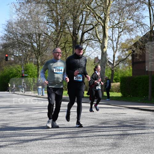 12.04.2026 - 45. Internationalen Wilhelmsburger Insellauf J. Mangold http://msf.ph/oto/9468041 12.04.2026 11:07:51 Ziel 2924, 2660, 2882, 2864, 3671, 4956, 3397, 2800, 4977, 3740, 2686 meine-sportfotos.de