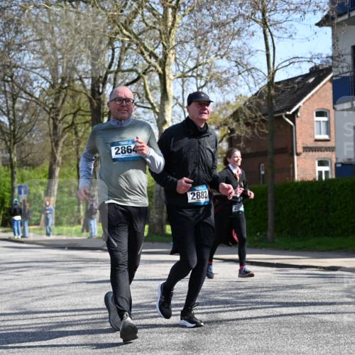 12.04.2026 - 45. Internationalen Wilhelmsburger Insellauf J. Mangold http://msf.ph/oto/9468054 12.04.2026 11:07:52 Ziel 2924, 2660, 2882, 2864, 3671, 4956, 3397, 2800, 4977, 3740, 2686 meine-sportfotos.de