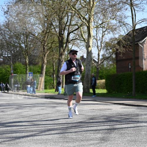 12.04.2026 - 45. Internationalen Wilhelmsburger Insellauf J. Mangold http://msf.ph/oto/9468107 12.04.2026 11:08:13 Ziel 3671, 4956, 3397, 2800, 4977, 3740, 2686, 4624, 3732, 4232, 3569, 5285, 0000, 2142 meine-sportfotos.de