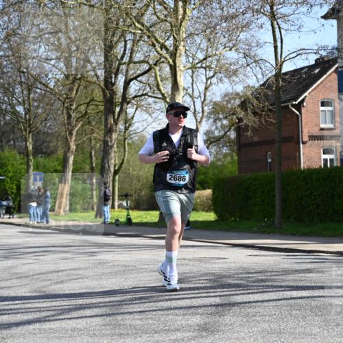 12.04.2026 - 45. Internationalen Wilhelmsburger Insellauf J. Mangold http://msf.ph/oto/9468113 12.04.2026 11:08:13 Ziel 3671, 4956, 3397, 2800, 4977, 3740, 2686, 4624, 3732, 4232, 3569, 5285, 0000, 2142 meine-sportfotos.de