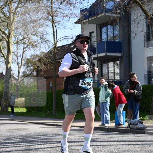12.04.2026 - 45. Internationalen Wilhelmsburger Insellauf J. Mangold http://msf.ph/oto/9468130 12.04.2026 11:08:15 Ziel 4956, 3397, 2800, 4977, 3740, 2686, 4624, 3732, 4232, 3569, 5285, 0000, 2142, 4371 meine-sportfotos.de