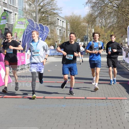 12.04.2026 - 45. Internationalen Wilhelmsburger Insellauf Strokosch-Dieckow http://msf.ph/oto/9468139 12.04.2026 11:19:09 Ziel 3633, 3096, 3421, 2322, 4148, 4147 meine-sportfotos.de