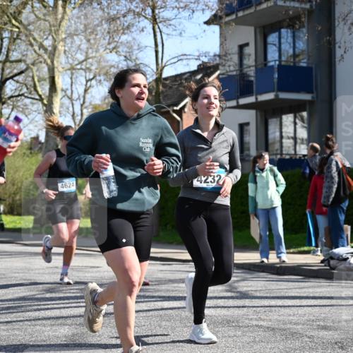 12.04.2026 - 45. Internationalen Wilhelmsburger Insellauf J. Mangold http://msf.ph/oto/9468143 12.04.2026 11:08:29 Ziel 2686, 4624, 3732, 4232, 3569, 5285, 0000, 2142, 4371, 3748, 3701, 2050, 4406, 3169, 2699, 3005, 5629 meine-sportfotos.de