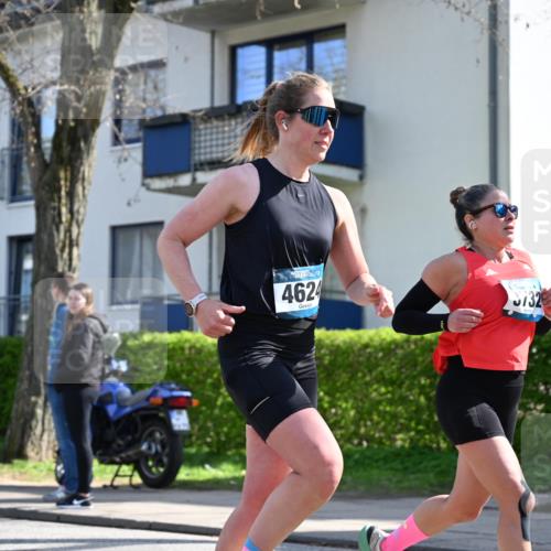 12.04.2026 - 45. Internationalen Wilhelmsburger Insellauf J. Mangold http://msf.ph/oto/9468162 12.04.2026 11:08:31 Ziel 2686, 4624, 3732, 4232, 3569, 5285, 0000, 2142, 4371, 3748, 3701, 2050, 4406, 3169, 2699, 3005, 5629, 2620, 2601 meine-sportfotos.de