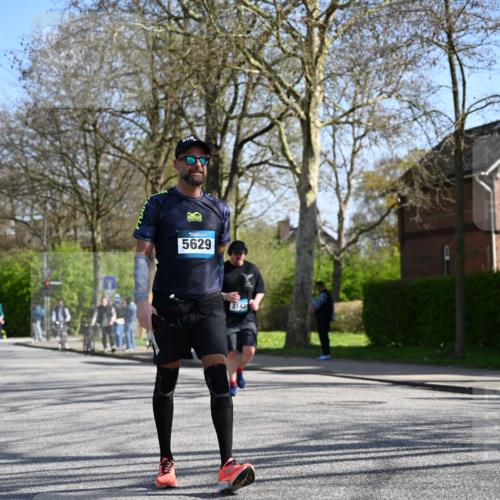 12.04.2026 - 45. Internationalen Wilhelmsburger Insellauf J. Mangold http://msf.ph/oto/9468183 12.04.2026 11:08:38 Ziel 4624, 3732, 4232, 3569, 5285, 0000, 2142, 4371, 4371, 3748, 3701, 2050, 4406, 4406, 3169, 2699, 3005, 5629, 2620, 2601, 4485 meine-sportfotos.de